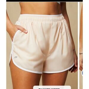 Fabletics Heritage Dolphin Short XL in Peach